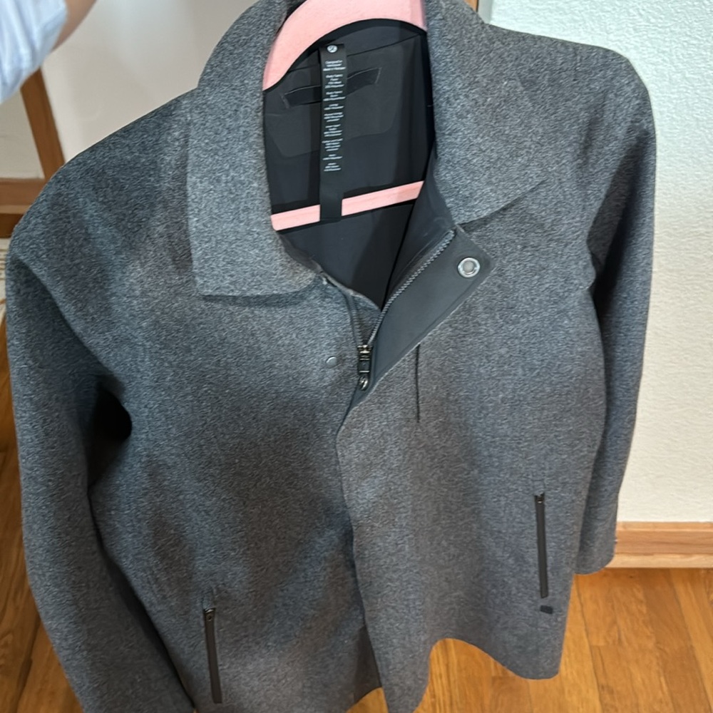 Lululemon Jacket! It looks like Trench style to me!